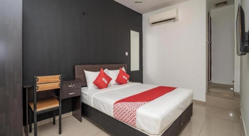 Oyo 1167 Rest And Go Hotel Klang Exterior foto